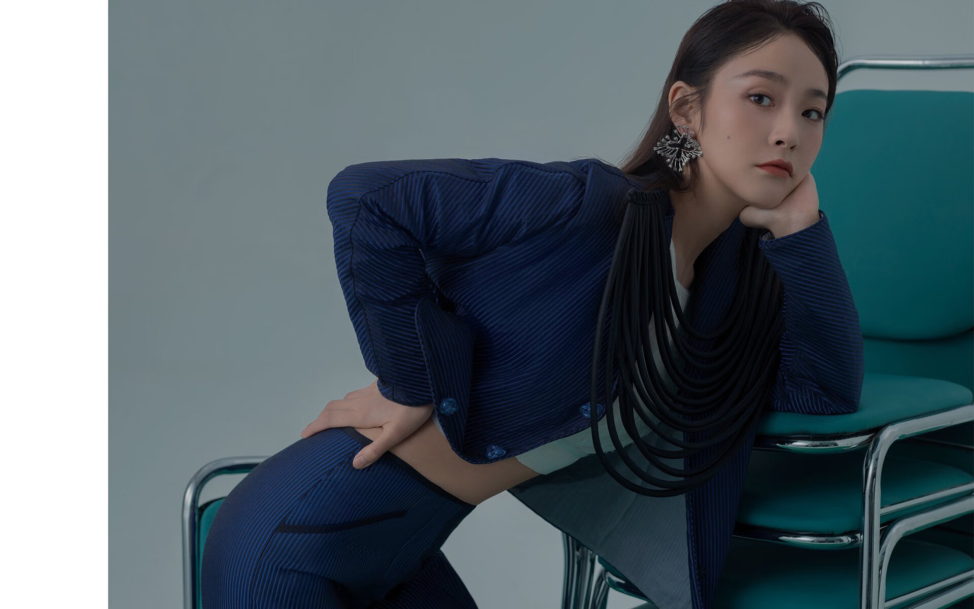 暗夜收割者，当独行侠穿过钢铁丛林，贝恩以寂静完成最后一击